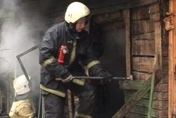 Спасатели МЧС России ликвидировали пожар в частном садовом доме в Кемеровском ГО